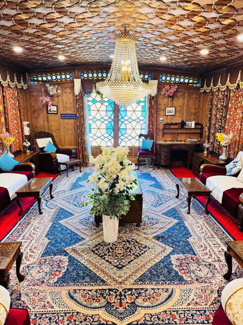 Crown Of India Group Of Houseboats Hotel Srīnagar Eksteriør billede